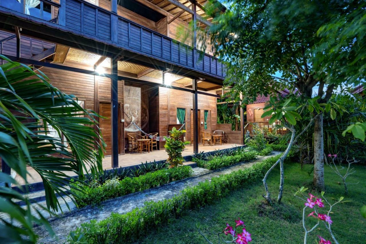 G LUna Huts by WizZeLa Nusa Lembongan Exterior foto